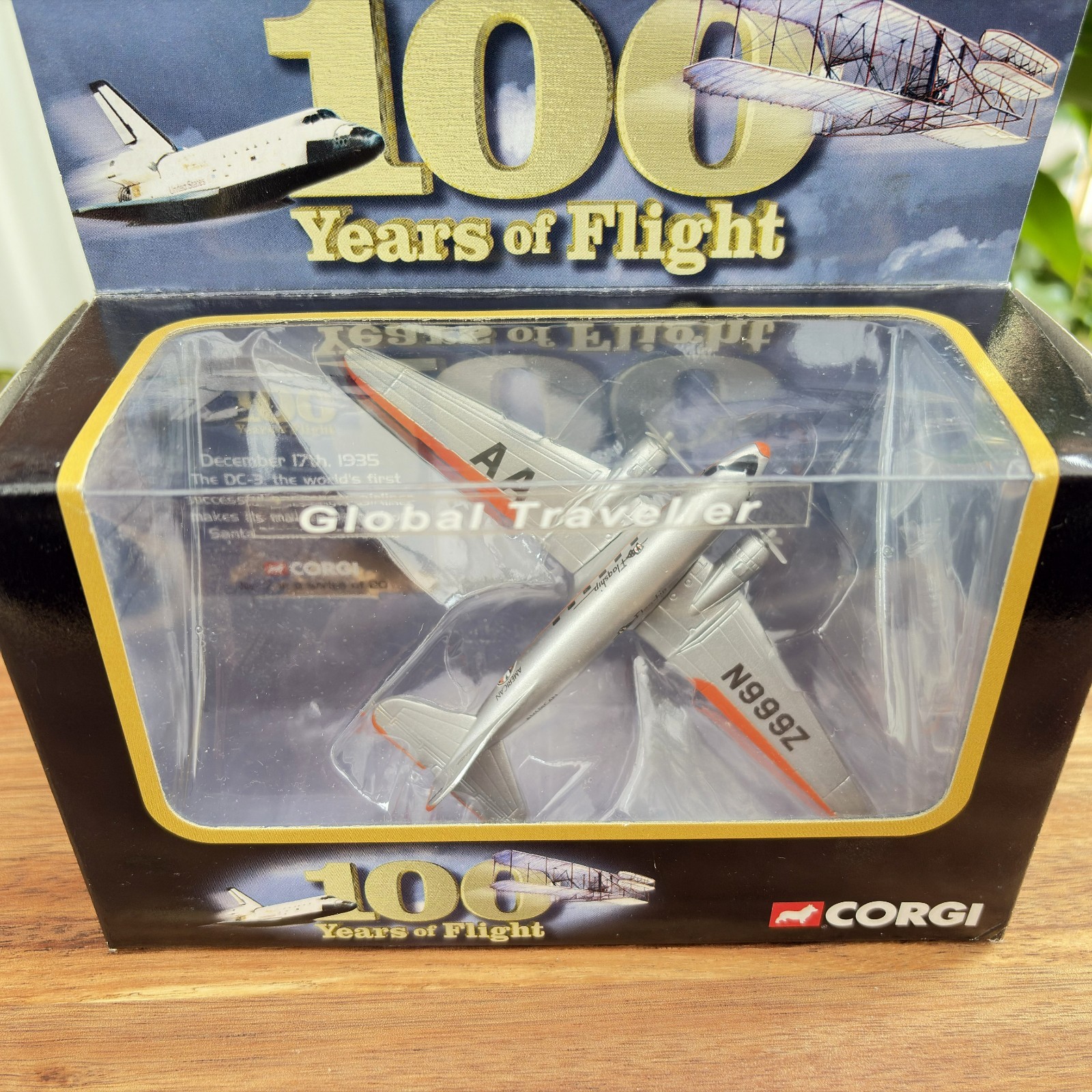 Corgi Collection 100 Years Of Flight Douglas DC3 American Airlines CS90137
