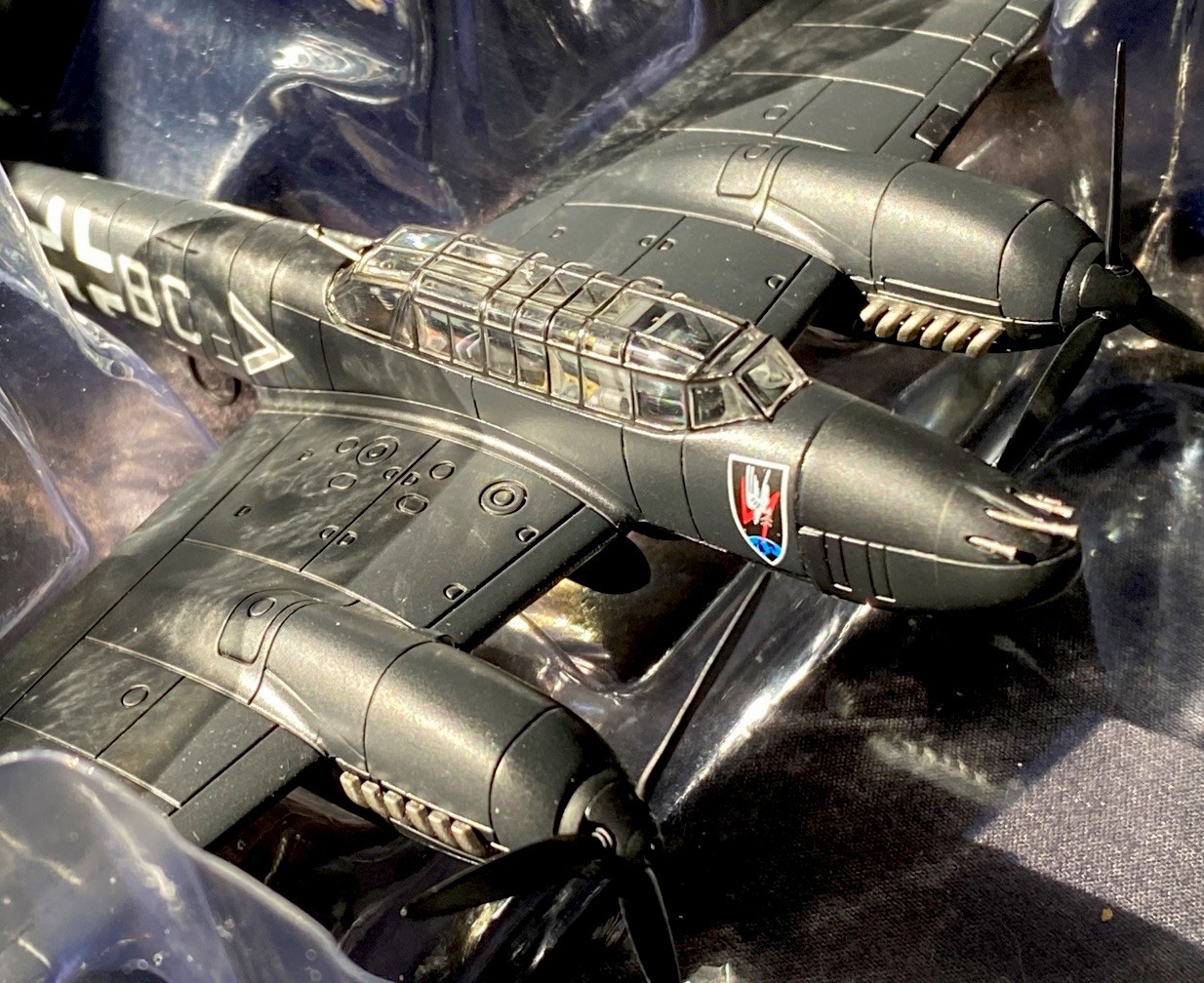 Hobby Master HA1814 Bf110E2 ‘Operation Donnerkeil’ France Spring 1942