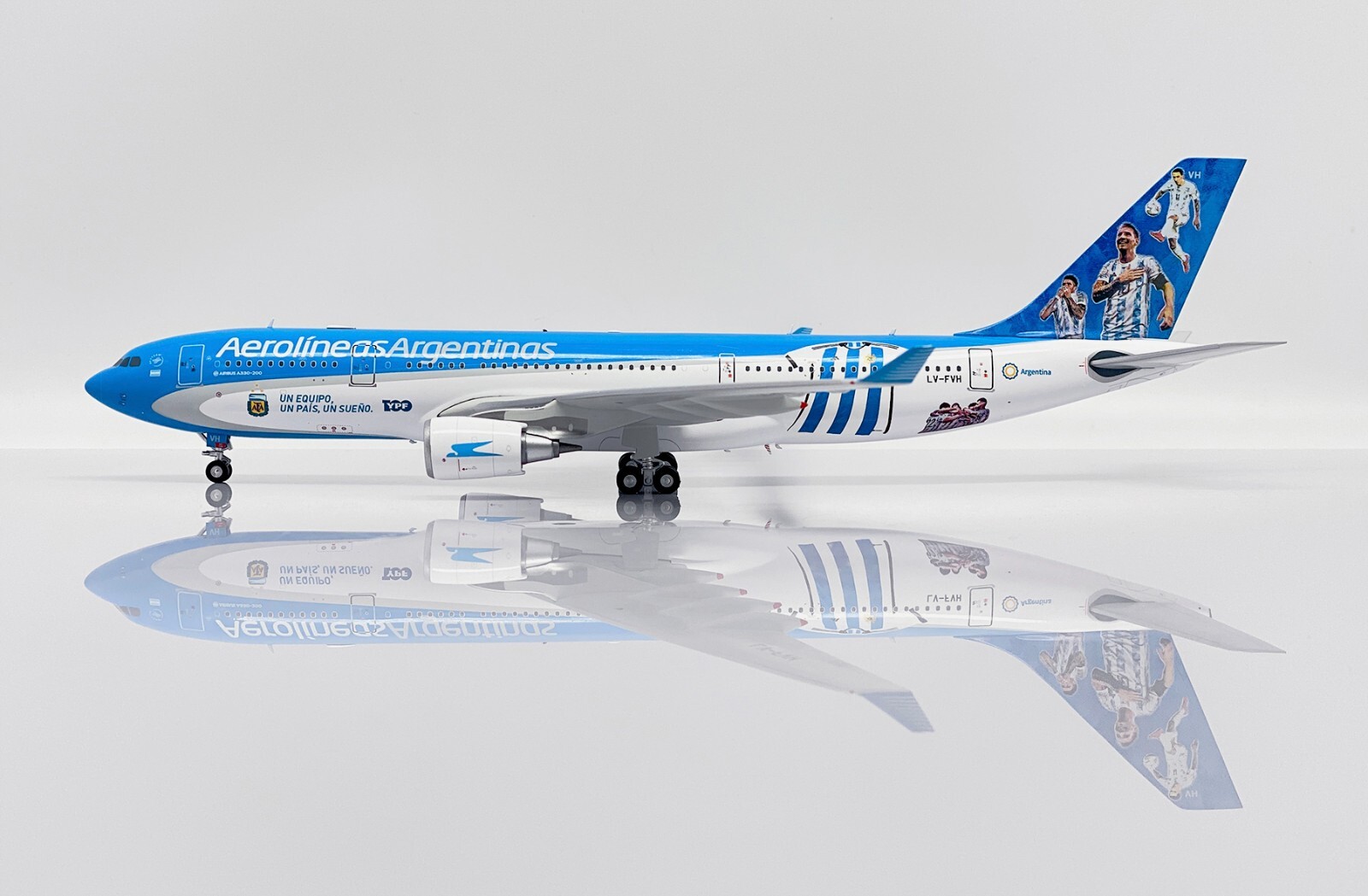 JC Wings 1:200 Aerolineas Argentinas A330-200 “National Football Team” LV-FVH