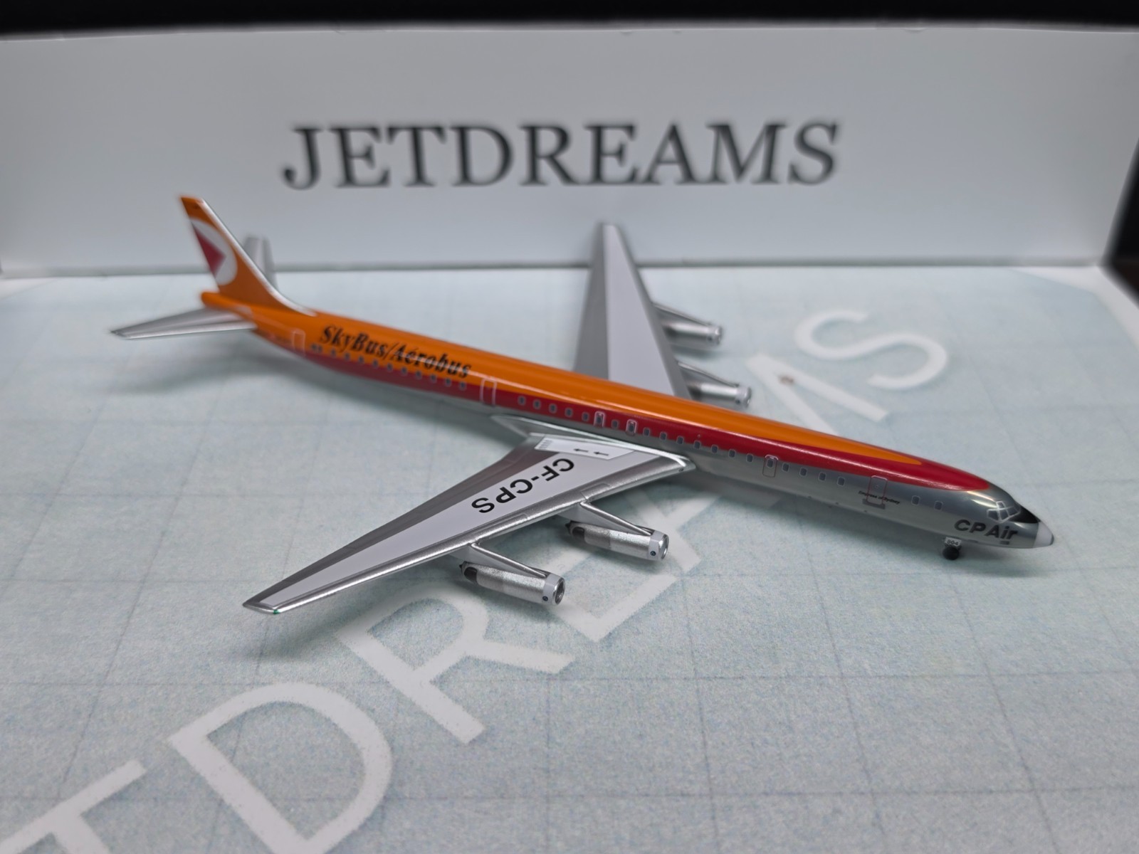 1/400 CP AIR DC-8-63 / 63CF 1970’S SKYBUS / AEROBUS COLORS CF-CPS AEROCLASSICS