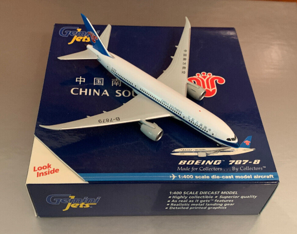 Boeing 787-8. China Southern. Die Cast Metal. New in Box. 1:400 scale.