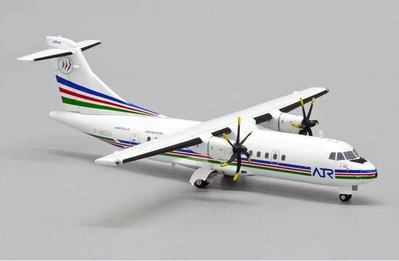 1:200 JC Wings ATR-42-300 Passenger Airplane Diecast Aircraft Plane Model