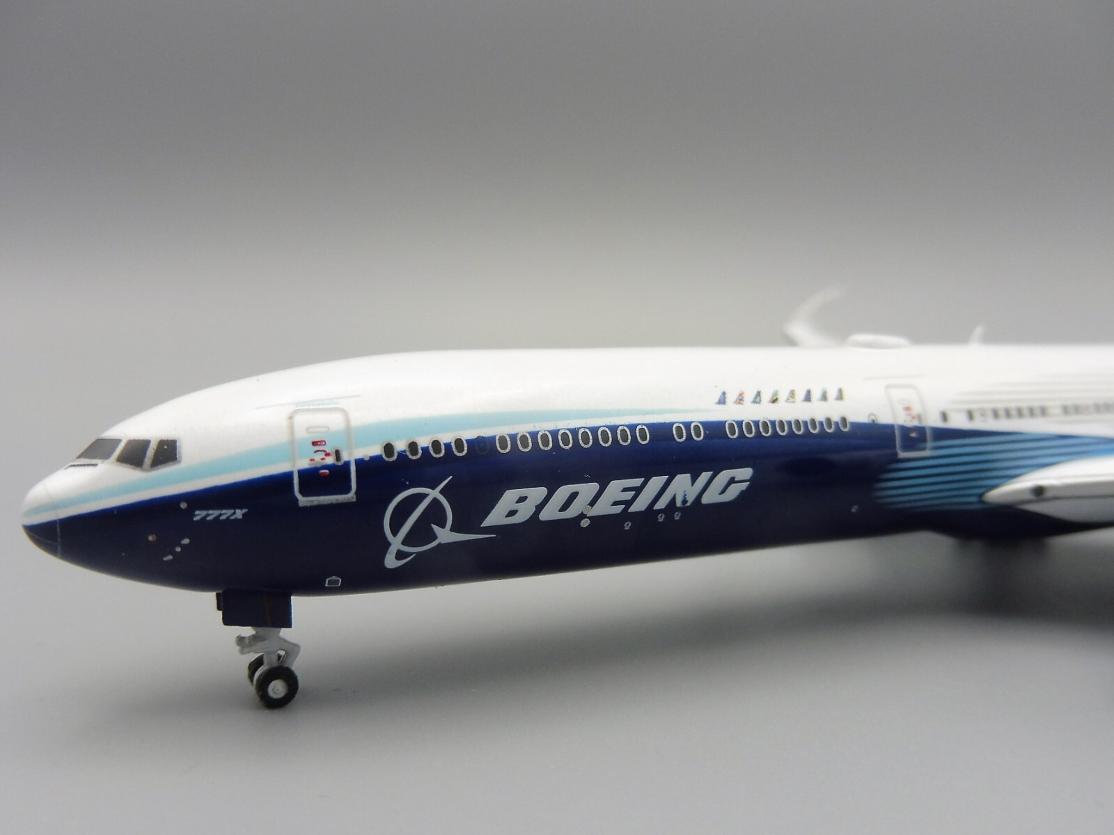 Boeing 777-9 House Colours 1/400 JC Wings LH4160X 777 Folded Wingtips N779XW