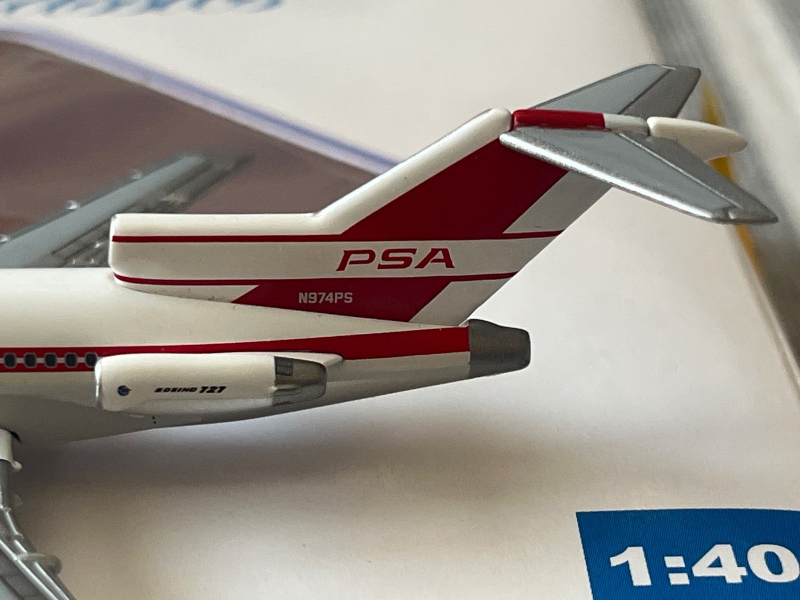 Aero Classics 1:400 PSA Airline B 727-100 N974PS