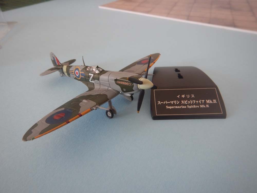 Hachette 1/87 HO scale WW2 RAF Supermarine Spitfire Mk IX diecast plane 21