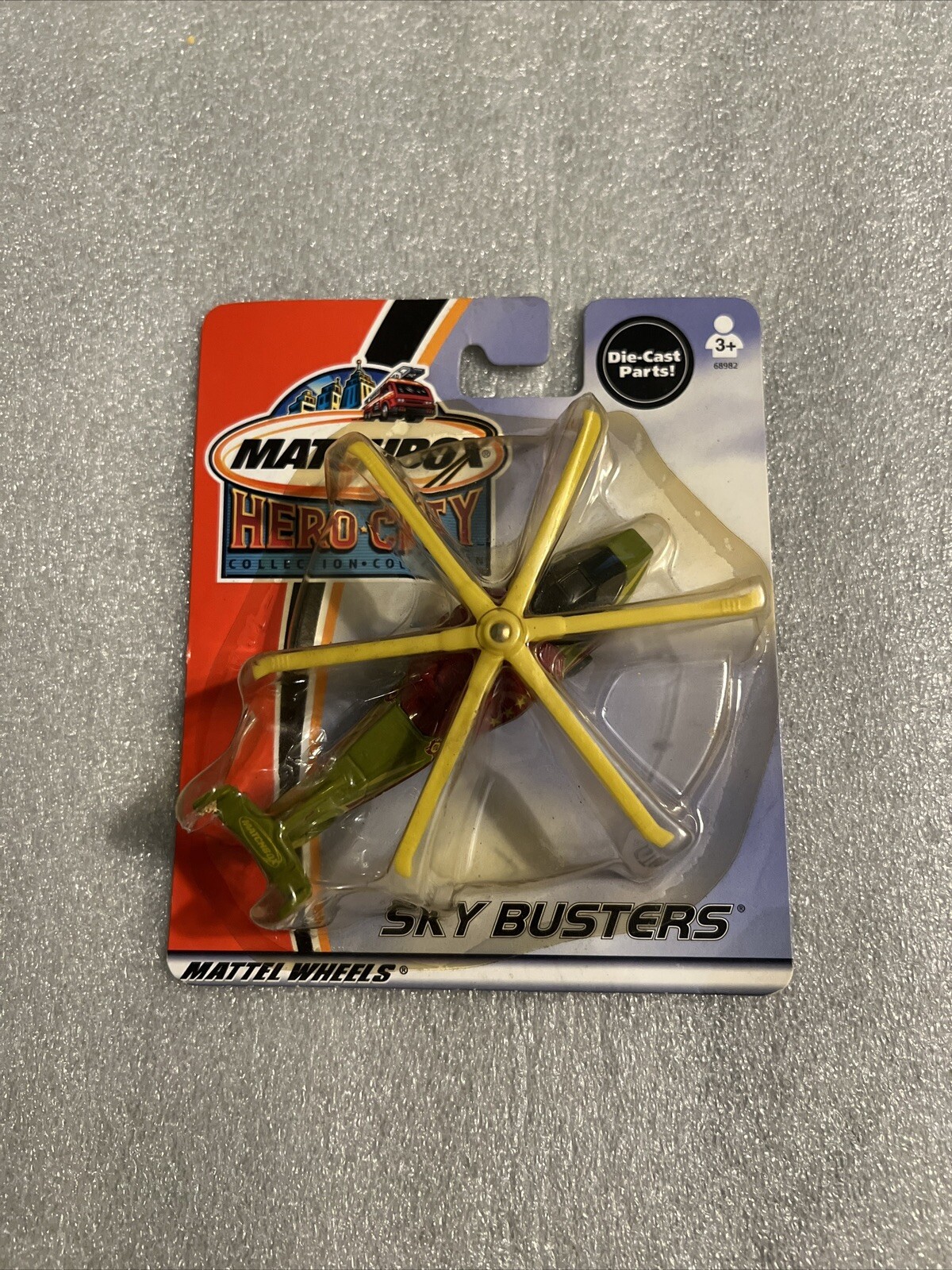 MATCHBOX HERO CITY SKY BUSTERS MILITARY HELICOPTER GREEN 2002/NEW On Card BB14