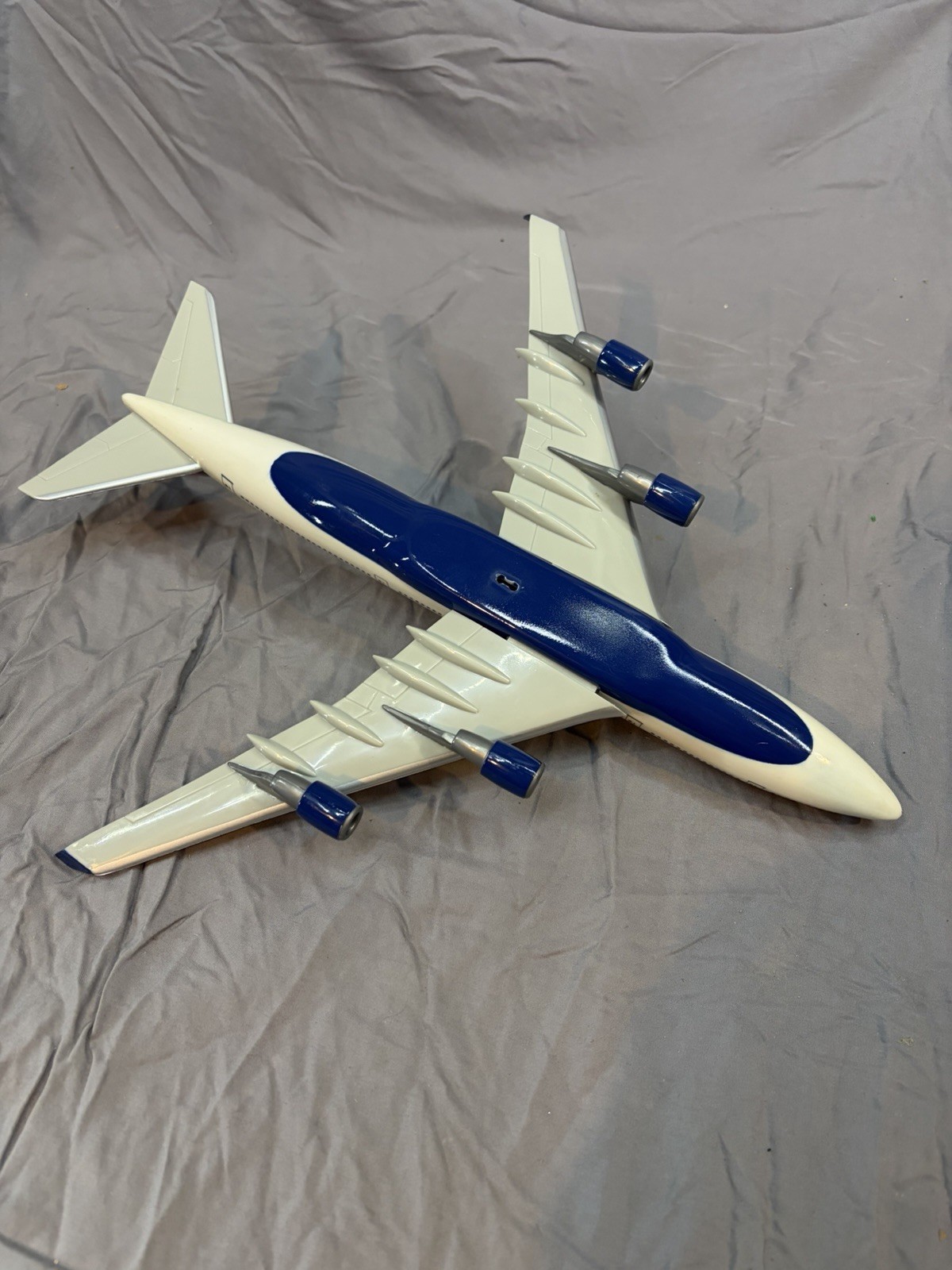 Delta Airlines 747-400 1/200 Scale Plane No Base View Photos VINTAGE