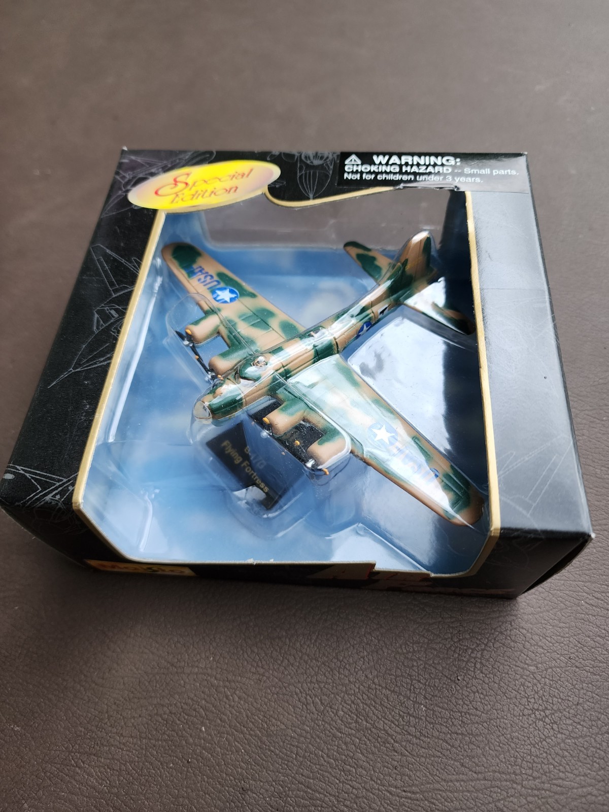 Maisto Air Force B-17G Flying Fortress
