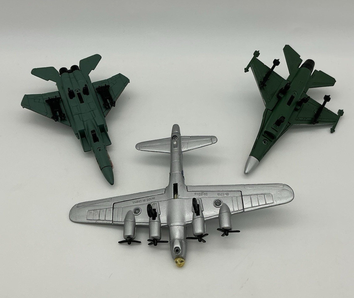 Maisto Die Cast Set Of 3 Military Fighter Jet Toy Planes B-17 , F-16 , F-15
