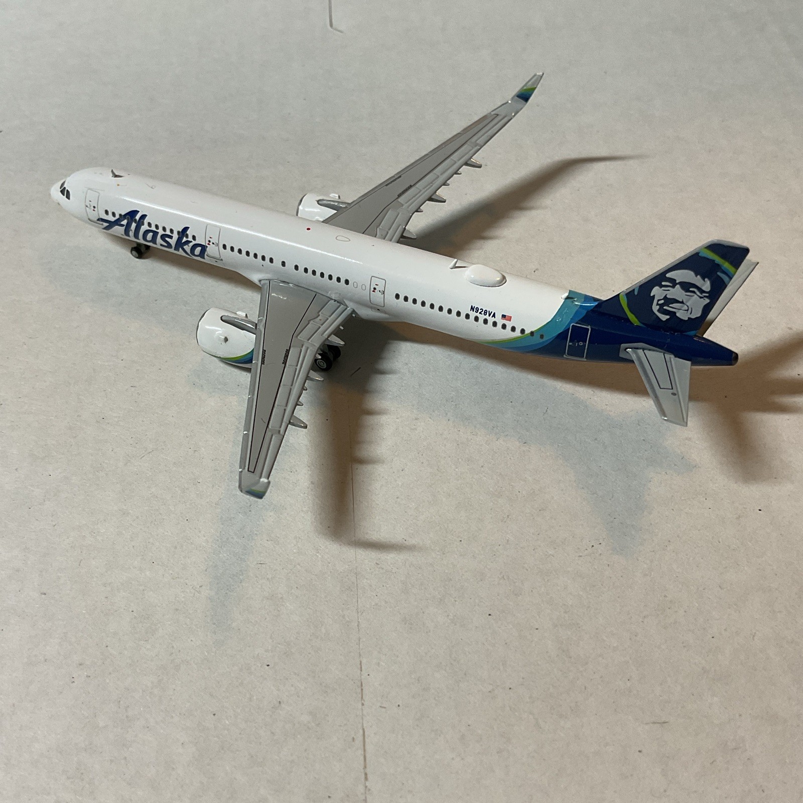 GeminiJets Alaska Airlines Airbus A321neo N929VA 1:400 Diecast Airliner w/ Stand