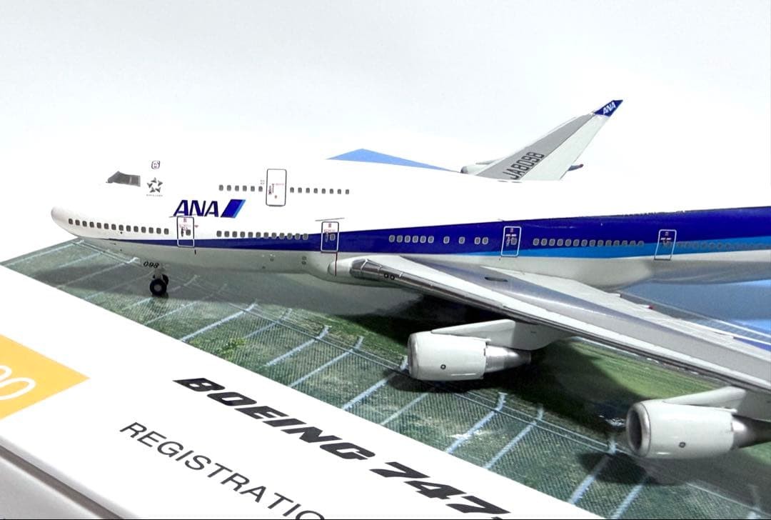 All Nippon Airways ANA B747-400 Model 1:400 Scale Detailed Diecast