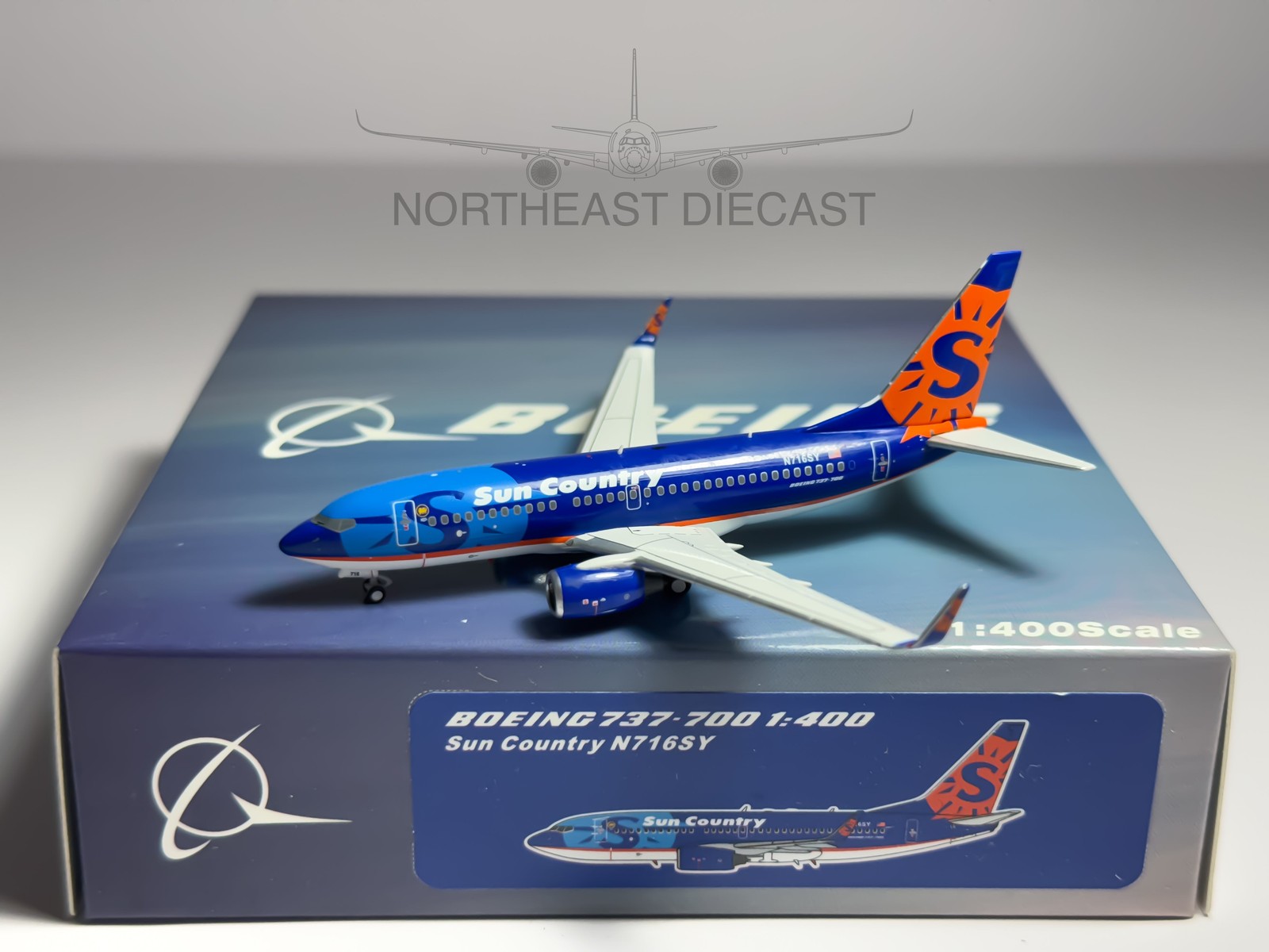 Sun Country Airlines Boeing 737-700 1:400 Panda Models N716SY (PMN716SY)