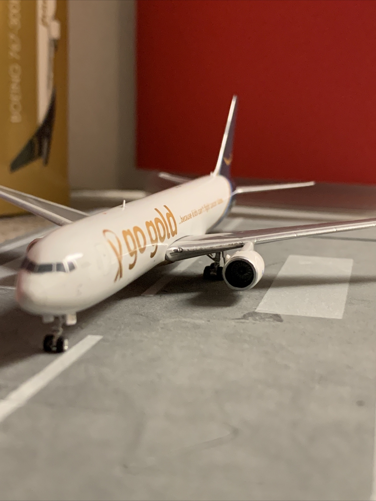 Phoenix Models 1:400 scale Prime Air B767-3F Cancer Awareness Go Gold N313AZ