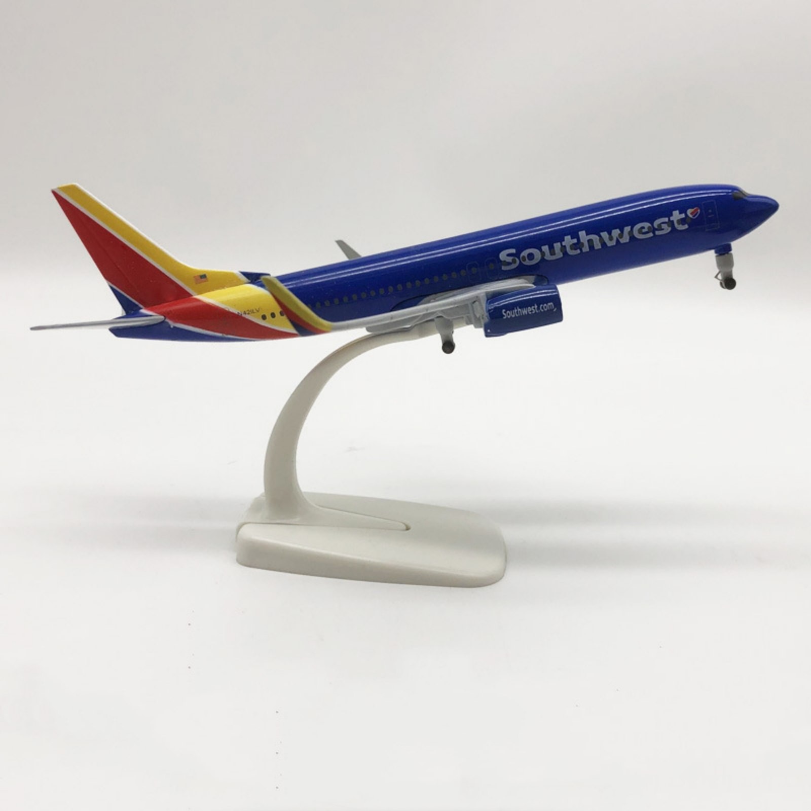 20cm B737 Airline Diecast Airplane Model Plane Souvenir 20cm X 18cm X 12cm