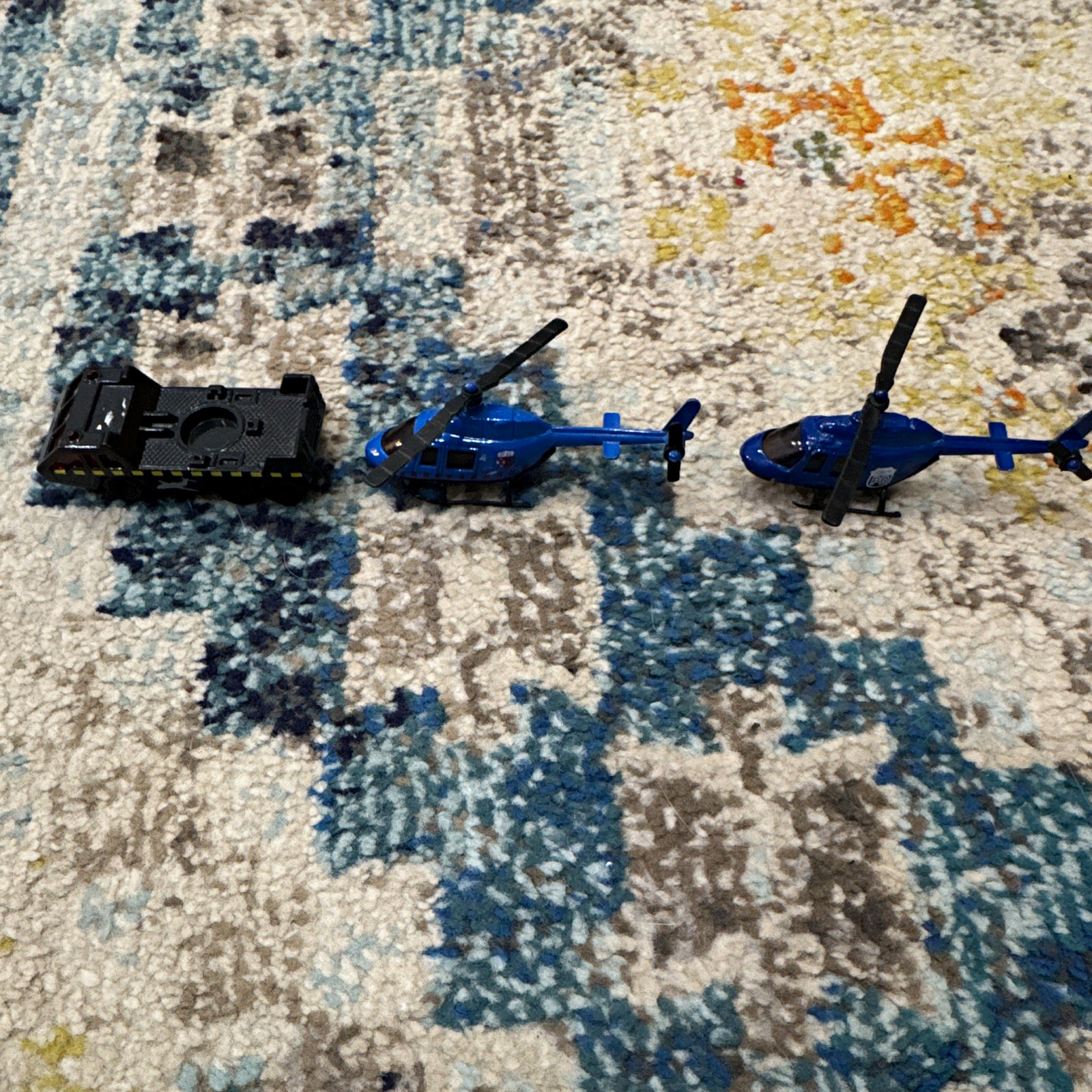 Matchbox 1985 Transporter Vehicle 1:150 Diecast w/ 2 Blue Helicopters