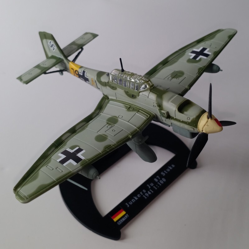 1:100 Scale Alloy Diecast Military Model WW2 Junkers JU 87 Stuka Bomber Aircraft