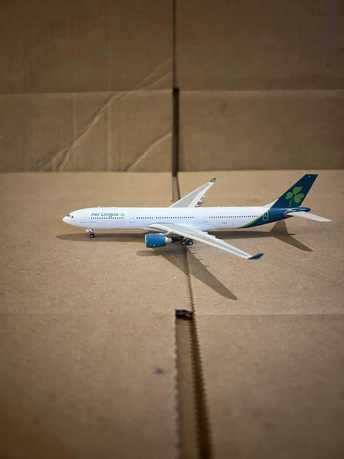 1:400 Phoenix Models Aer Lingus Airbus A330-300 D-EILA