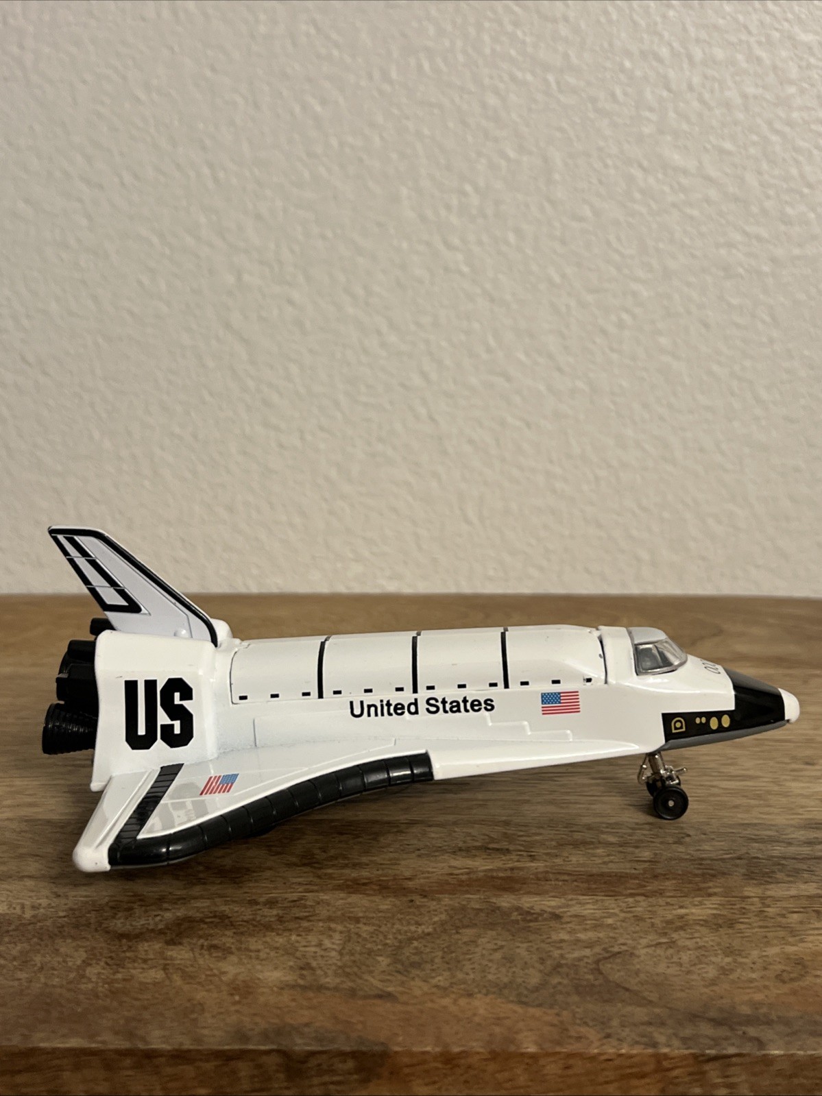 NASA Space Shuttle White & Black Diecast 8”L Aircraft Toy Model Scale 1:18