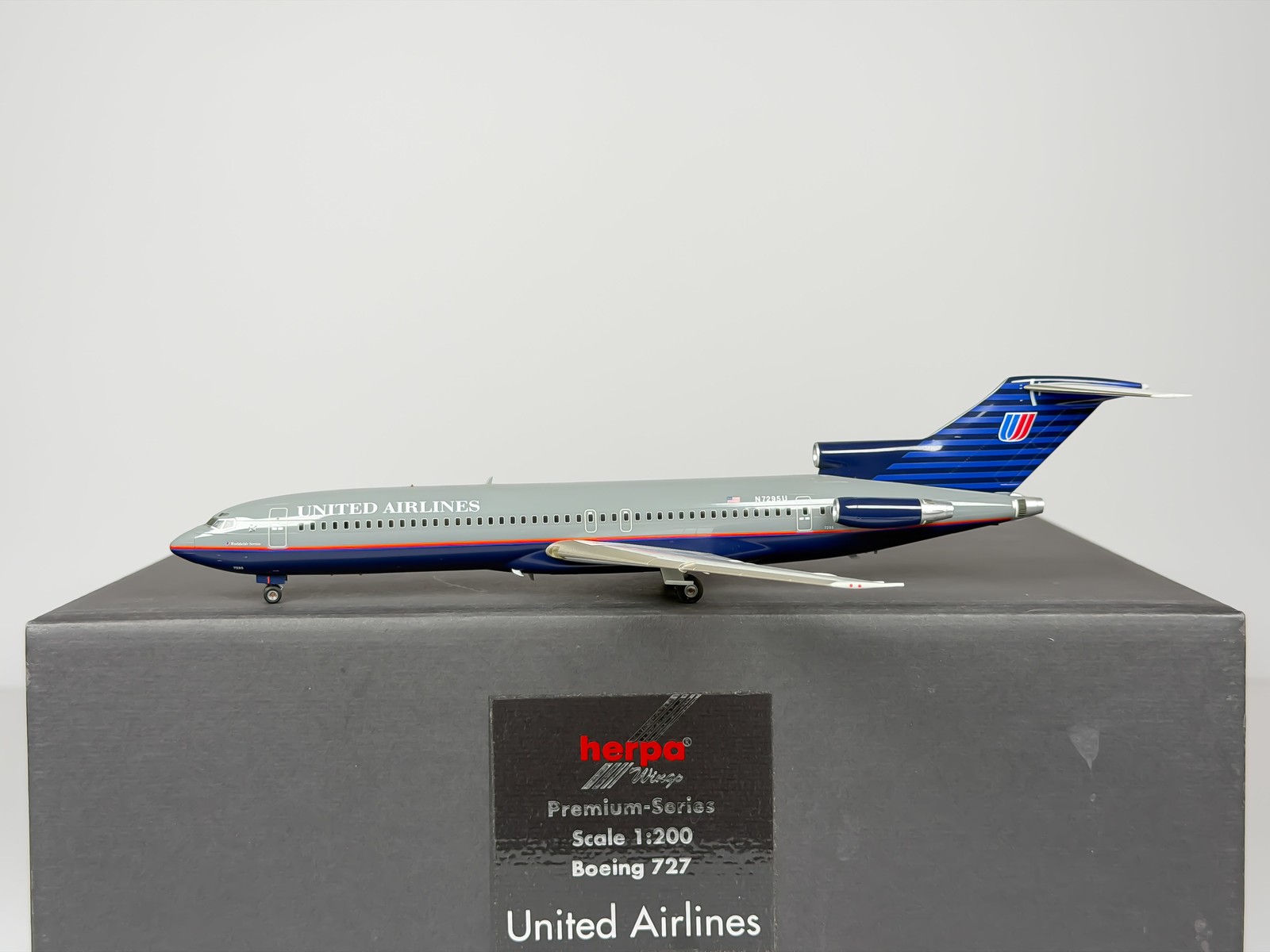 United Airlines Boeing 727-200 1:200 Herpa N7295U (016179) (Herpa Premium)