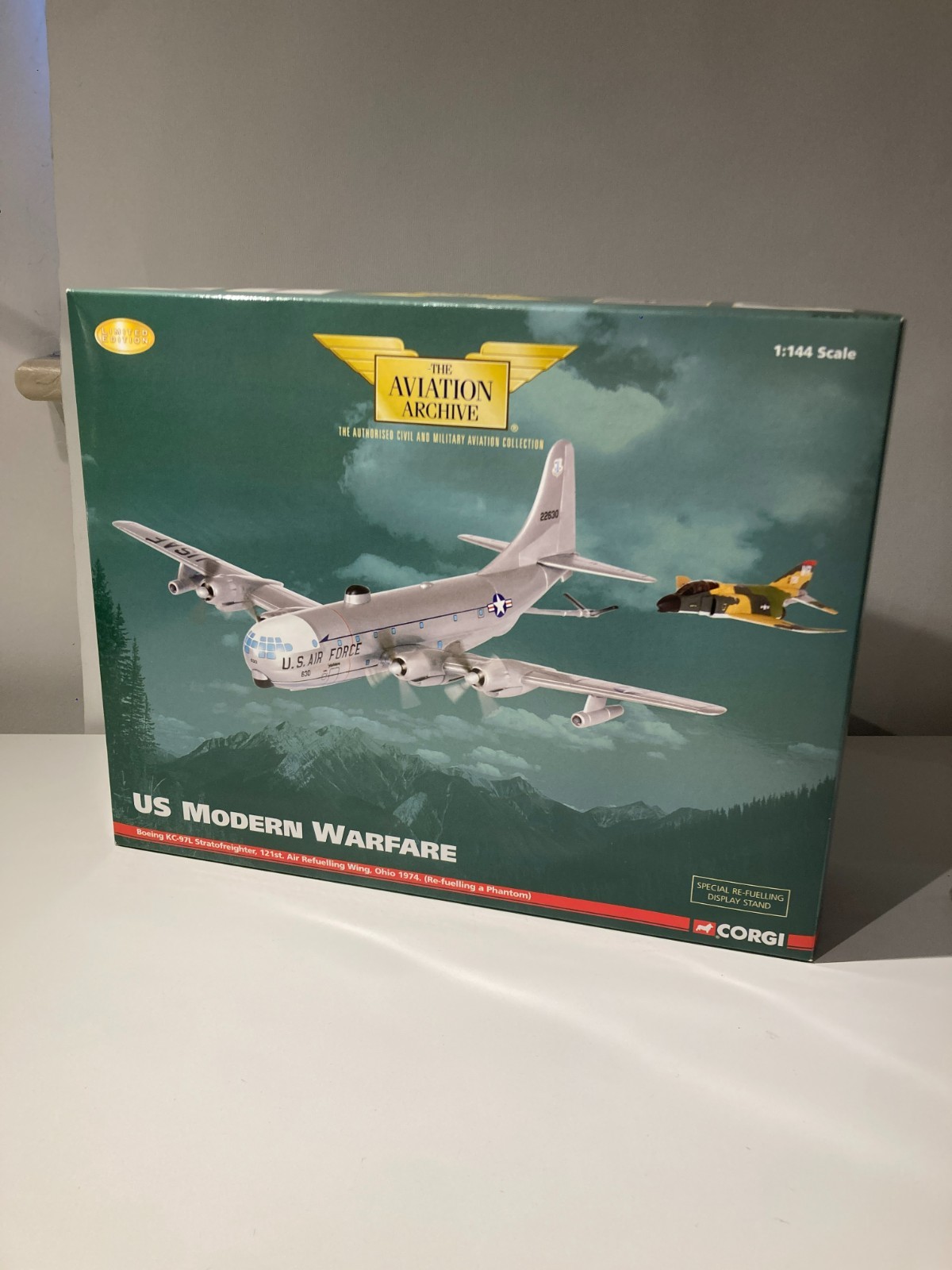 Corgi AA99190 Boeing KC-97L Stratofreighter, Air Refuelling Wing, Ohio 1974