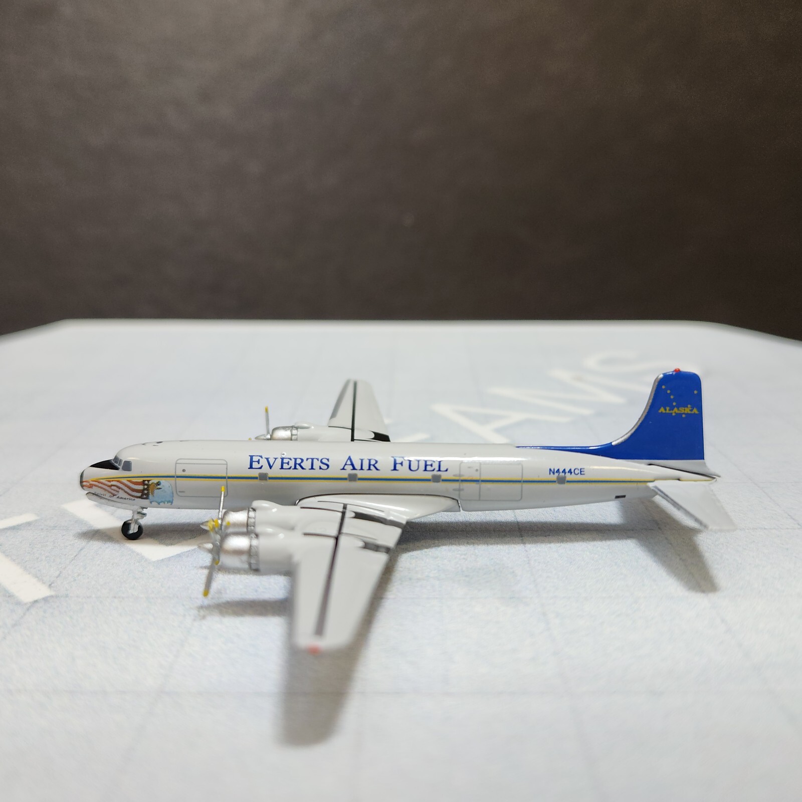 1/400 EVERTS AIR FUEL DOUGLAS DC-6 1990’S COLORS N444CE “SPIRIT” AEROCLASSICS