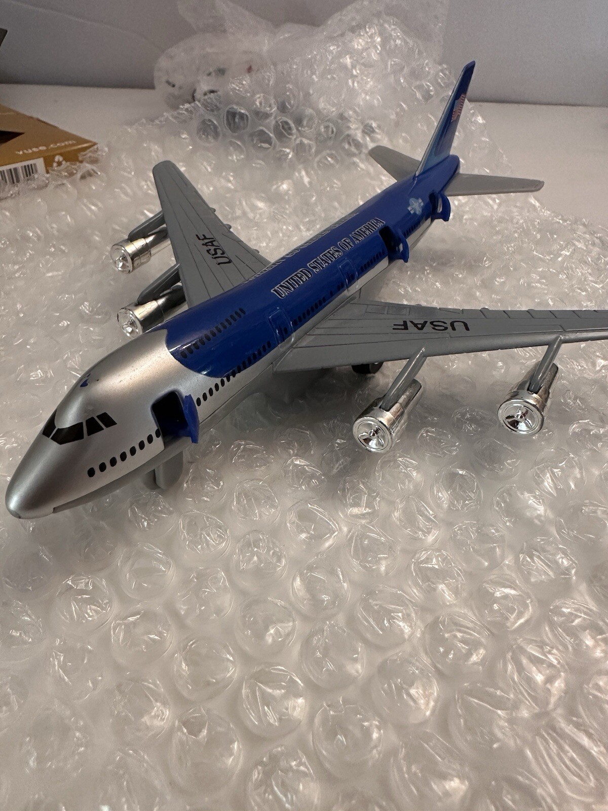 Delta Darion Airport Playset. Includes USAF Pull Back Air Force One Doors Open.