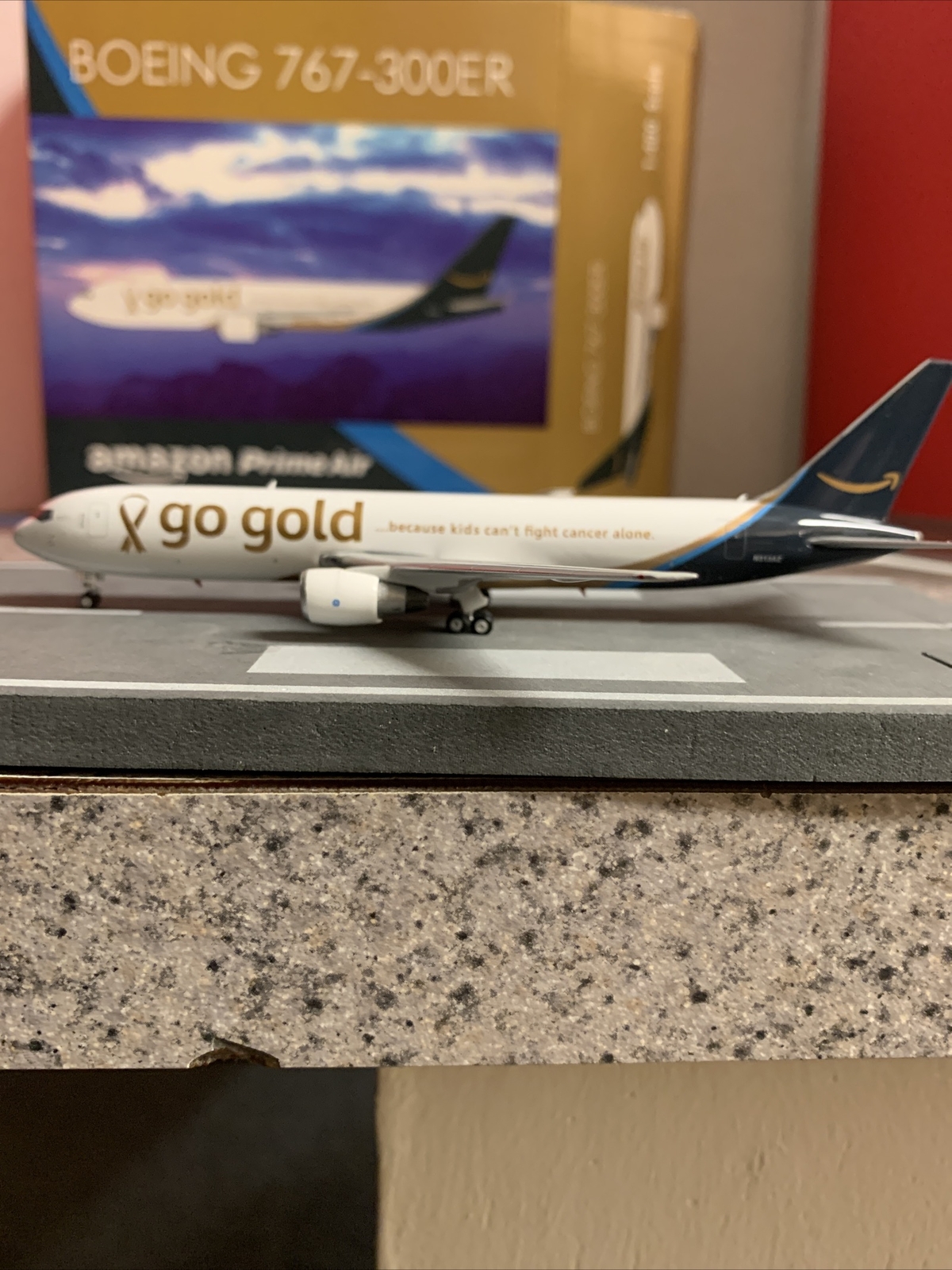Phoenix Models 1:400 scale Prime Air B767-3F Cancer Awareness Go Gold N313AZ