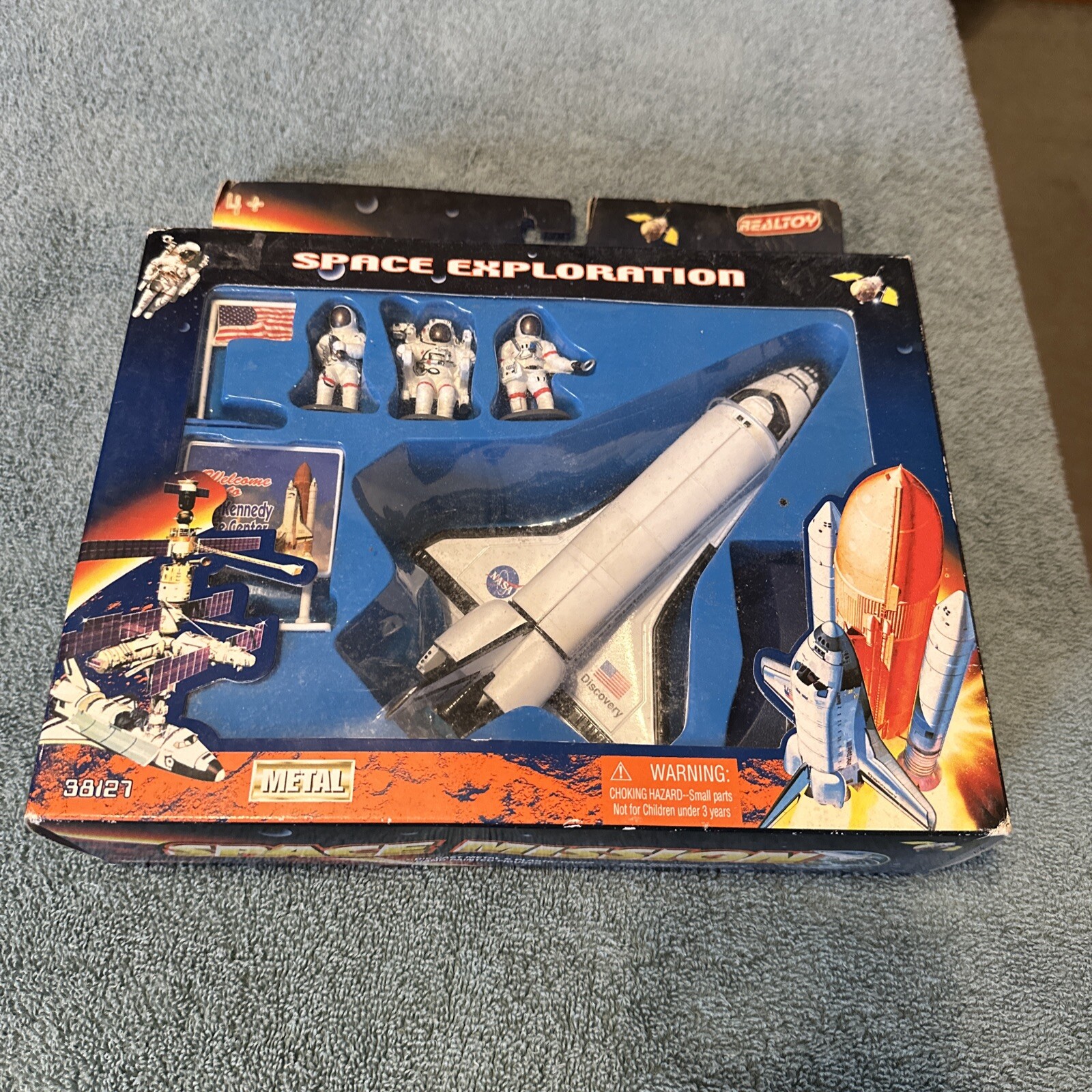 RealToy NASA Space Shuttle Mission Astronaut Moon Diecast-#38127-NOS!!!!!!!!