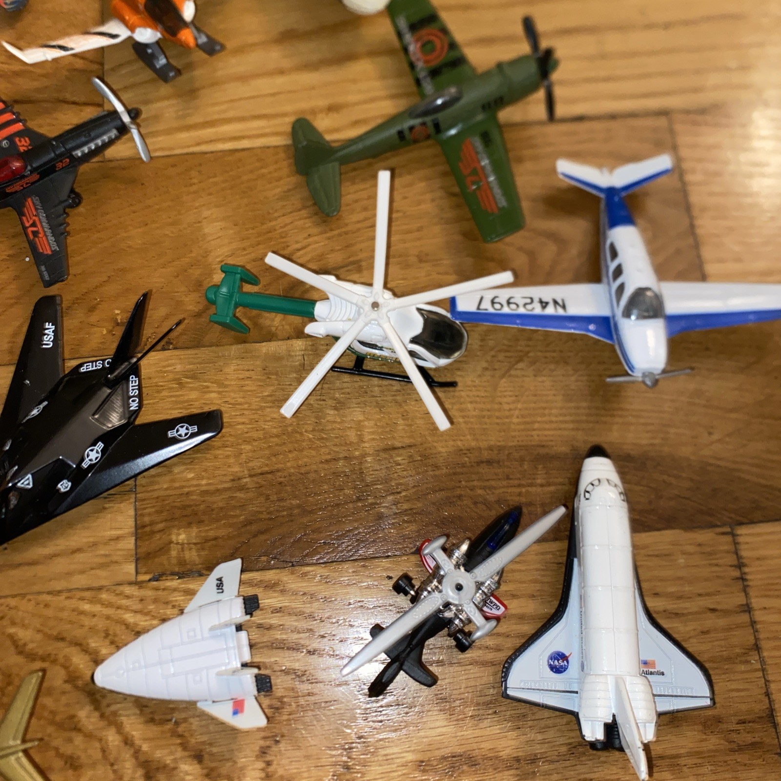 Lot Of 13 Vintage Diecast Airplanes Air Force Blimp Shuttle Matchbox Other