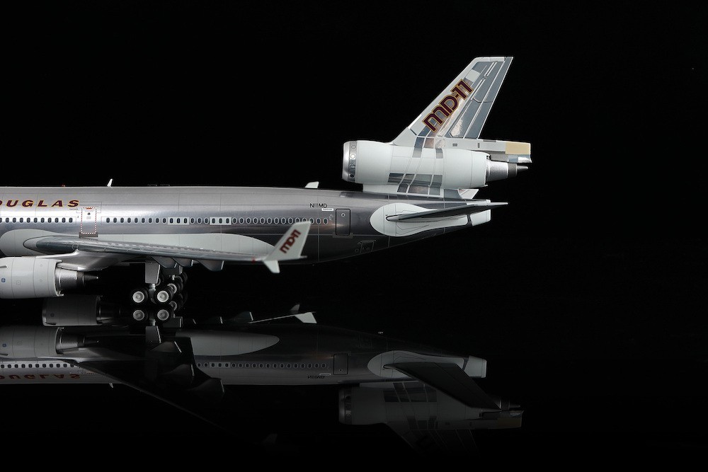 SQ Wings 1/200 McDonnell Douglas MD-11 House Color N111MD Prototype