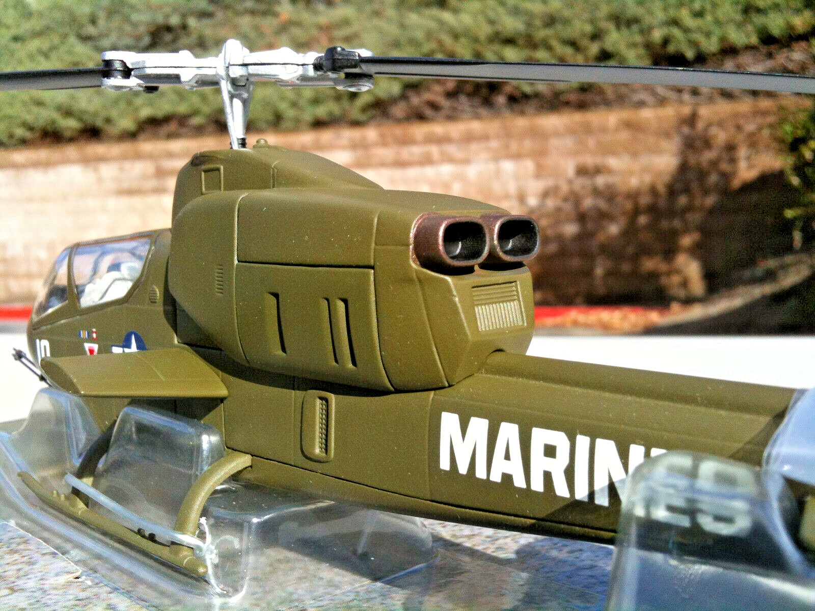 Corgi Bell AH-1H Cobra Attack Helicopter USMC VX-5 Vampires, Vietnam 1:48 Scale