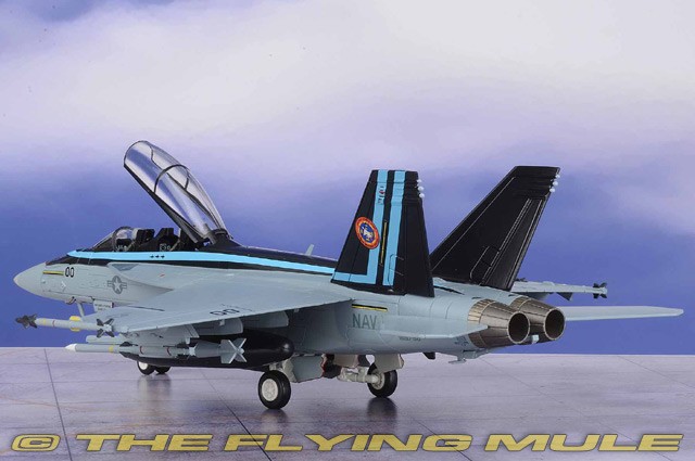 Hobby Master 1:72 F/A-18F Super Hornet, USN NAWDC, Top Gun: Maverick