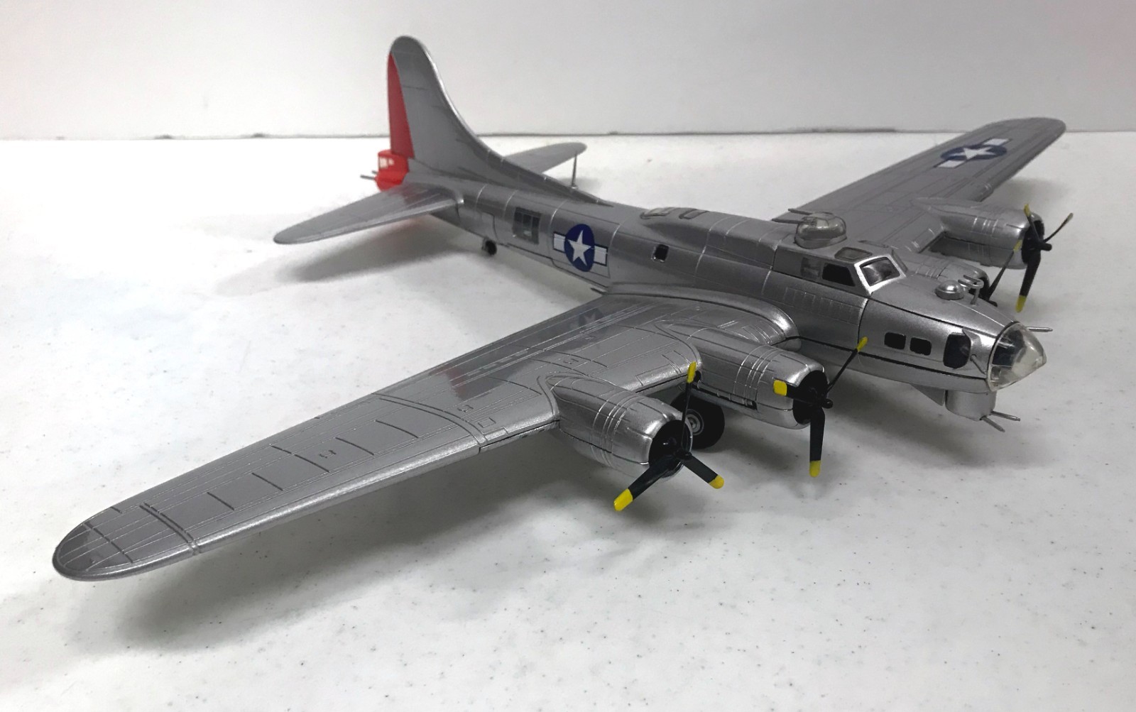 Premier Spirit Aviator Series B-17 Flying Fortress – ExxonMobil diecast model