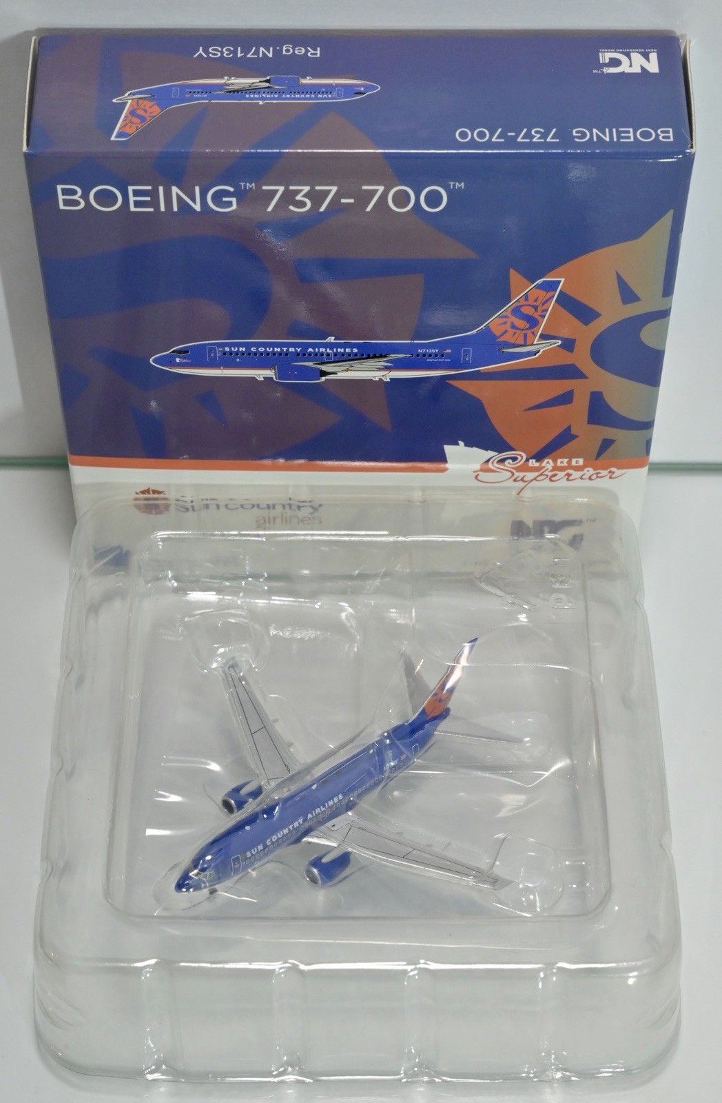 1:400 NG Models Sun Country B737-700 N713SY 77011