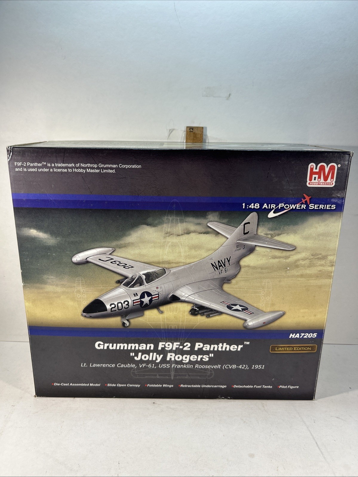 Hobby Master 1/48 F9F-2 Panther US Navy 61st Fighter Squadron Jolly Rogers USS