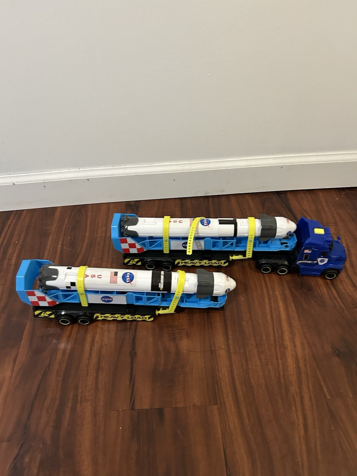 SPACE ADVENTURE NASA USA ROCKET TRUCK TRAILER TRANSPORTER 16” “READ”