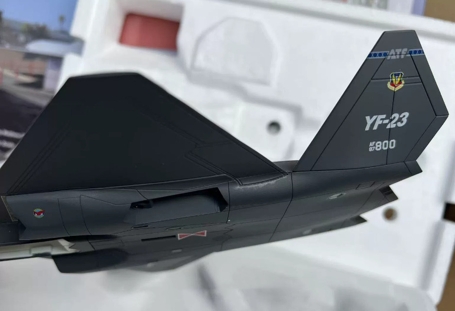 Hobby Master HA2851 1/72 YF-23 Black Widow II PAV-1 1990 Fighter Diecast Model