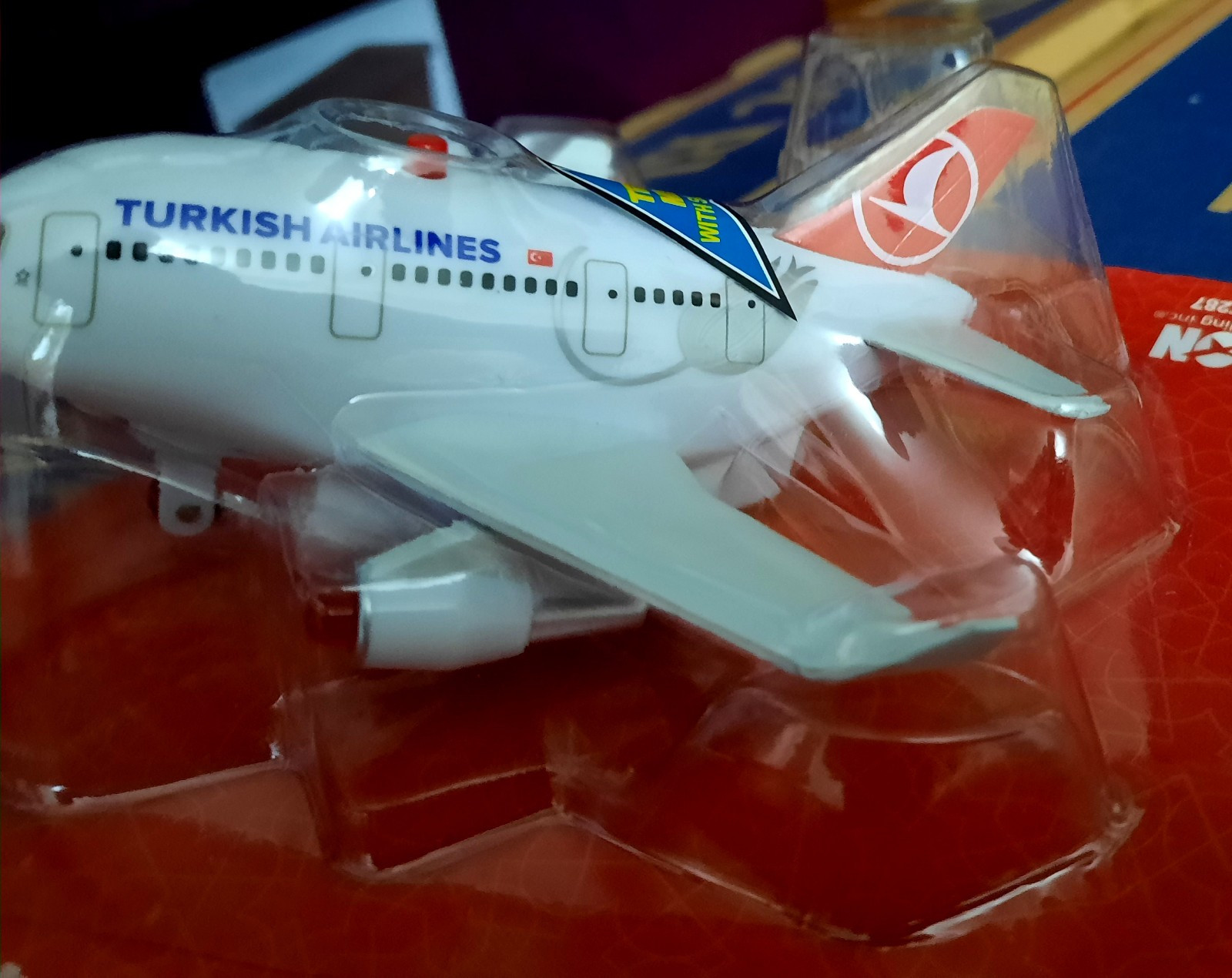 Daron AVIÓN TURKISH AIRLINES Pullback Toy Lights Jet Sound MINT Airport Kids