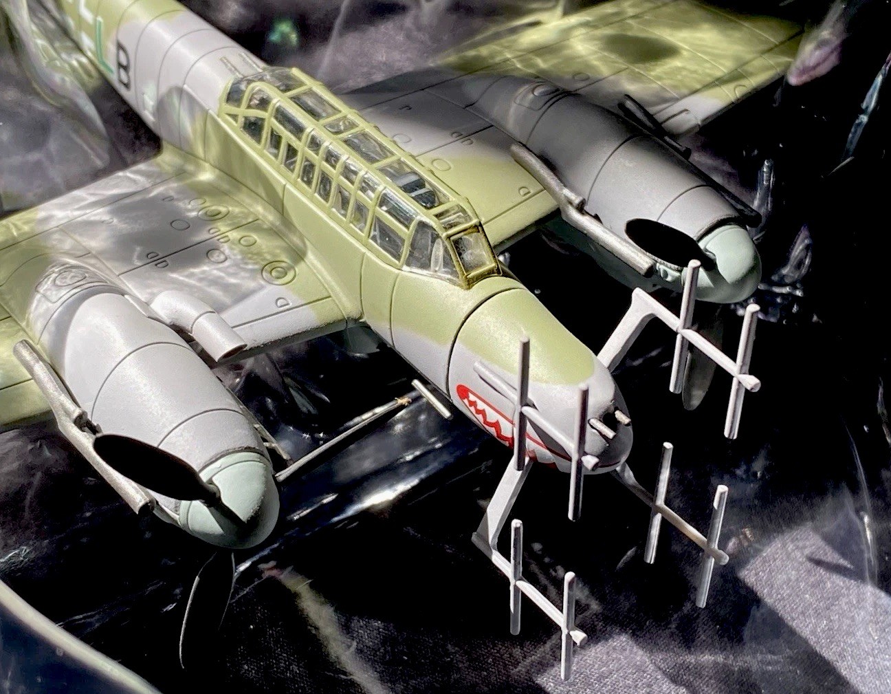 Hobby Master HA1805 BF110G-4 ‘Shark Mouth’ Luftwaffe I/NJG4 Willi Herget