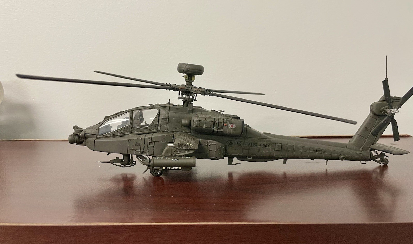 Franklin Mint Precision AH-64 Apache Longbow Die Cast Helicopter 1/48 Scale