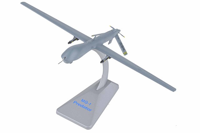 A00015A Air Force 1 MQ-1 Predator 1/72 Model USAF 432nd WG