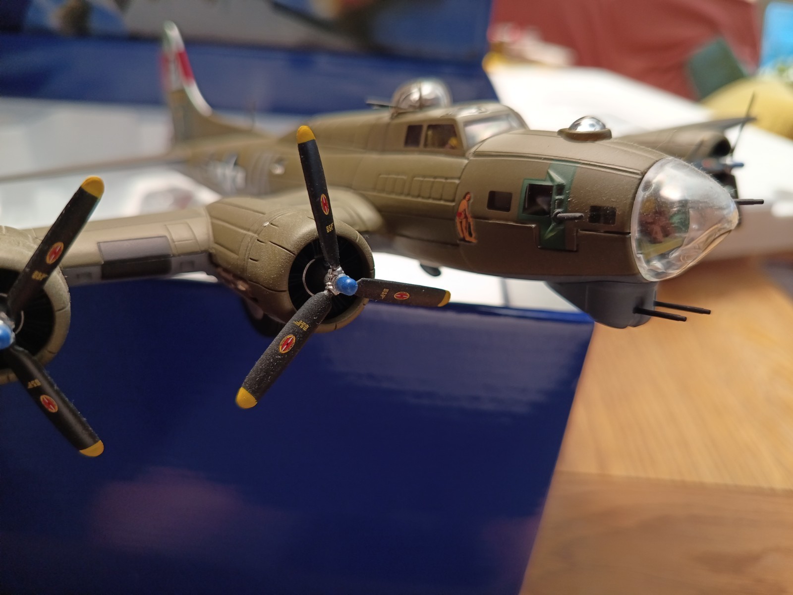 Corgi Aviation Archive Boeing B17G Flying Fortress #42-31713 Snake Hips AA33320