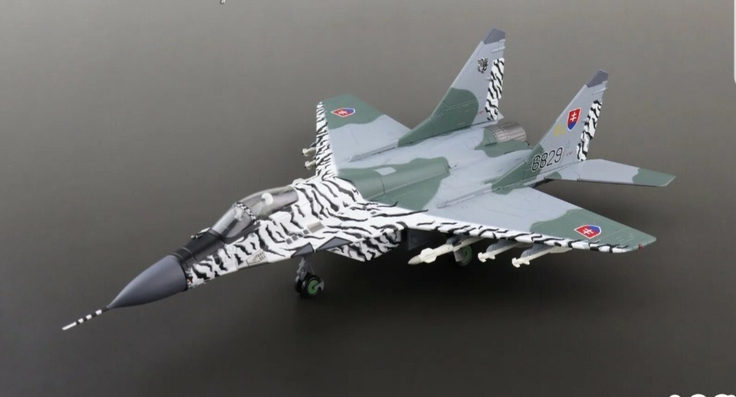 NEW HOBBY MASTER 1:72 scale MIKOYAN MiG-29A FULCRUM “SLOVAK TIGER 2002” HA6513