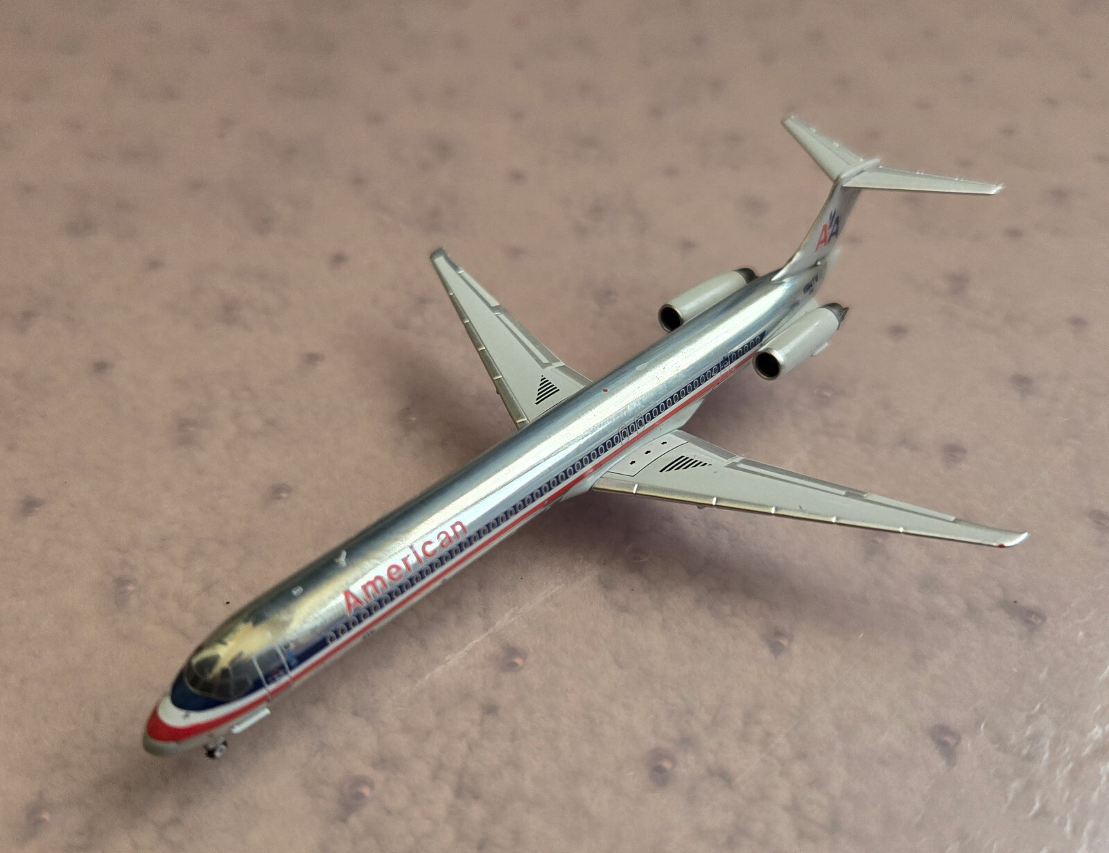 NG Models MD-80 / MD-83 American Airlines N984TW in 1:400