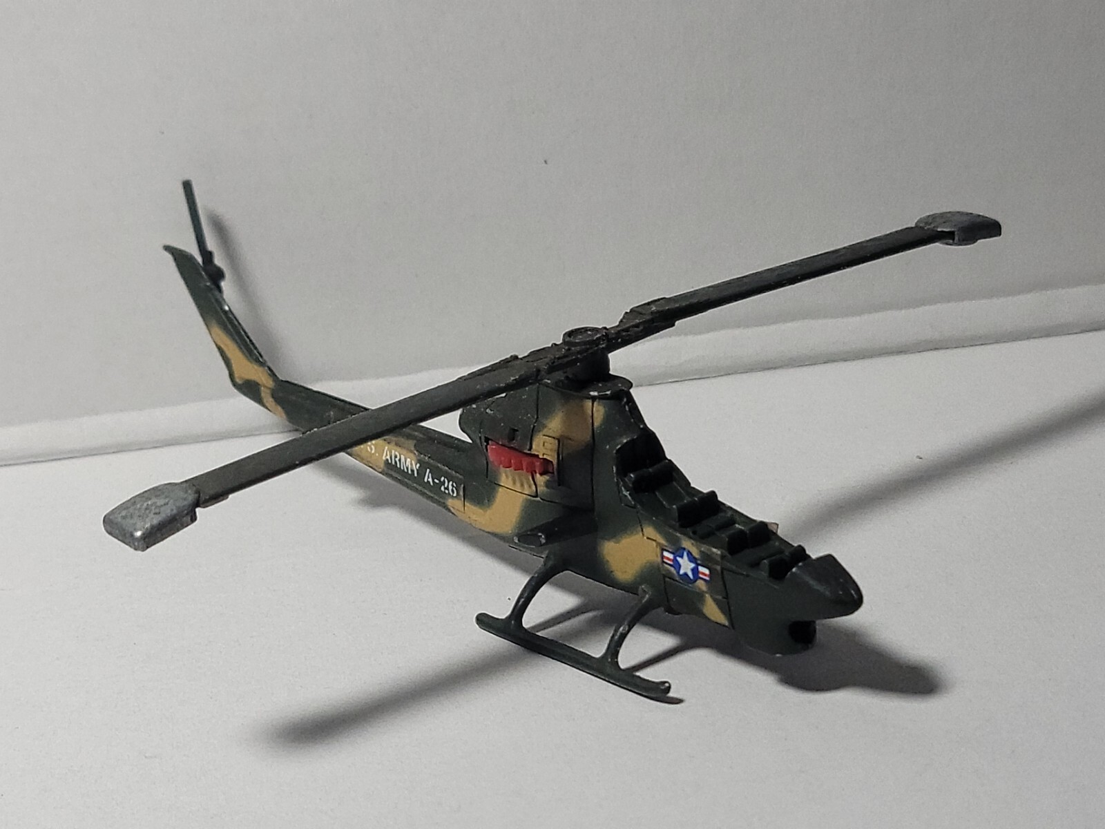 Vintage Corgi 920 BELL AH 1G Die Cast Rocket Firing Helicopter