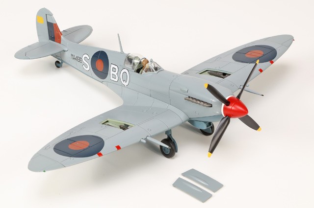 HA8328 Hobby Master Spitfire Mk IX 1/48 Model MA466 RAAF No.451 Sqn