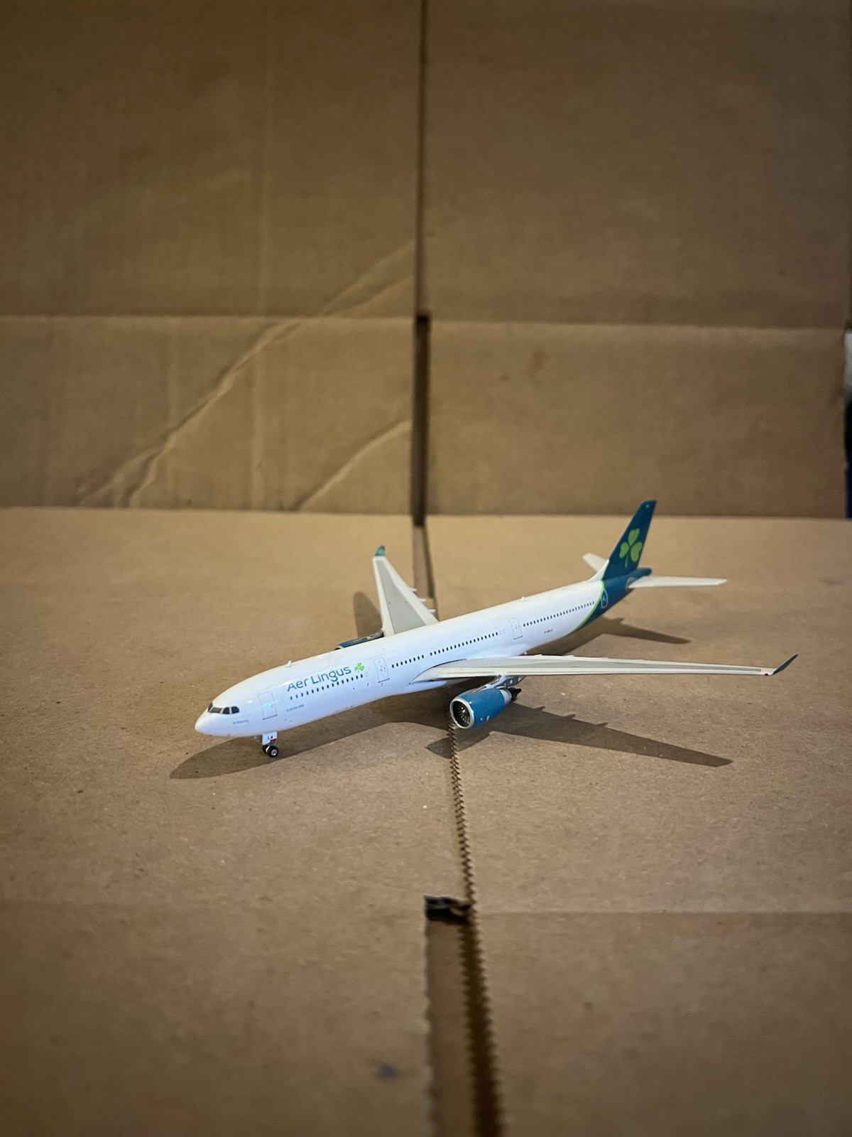 1:400 Phoenix Models Aer Lingus Airbus A330-300 D-EILA