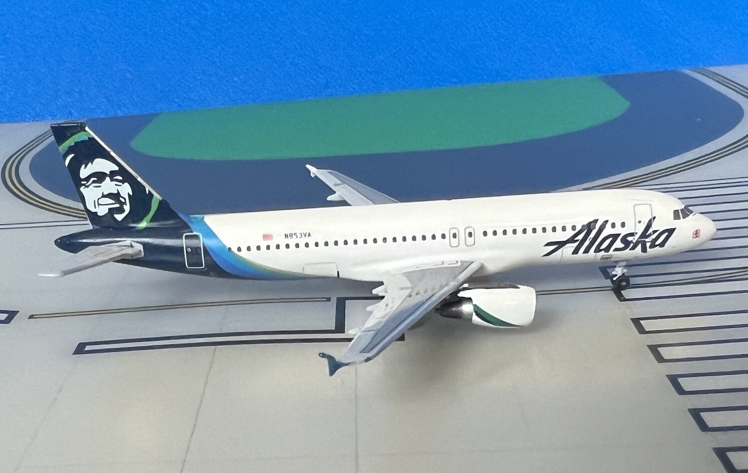 Alaska Airbus A320-214 N853VA current colors 1/400 scale diecast Aeroclassics