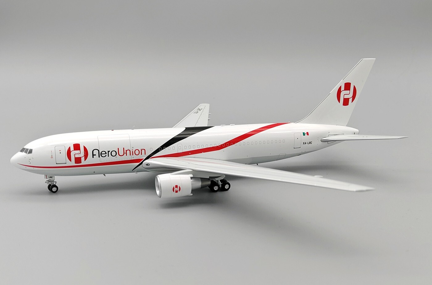 AeroUnion / Boeing 767-200 / XA-LRC / EAV-762-LRC / 1:200 *PRE-ORDER*