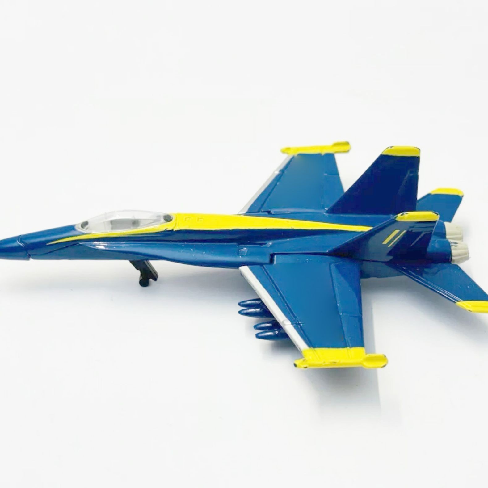 Collectible F/A-18 Hornet Fighter Jet Model Die-Cast 1:64 Scale for Adults 13cm